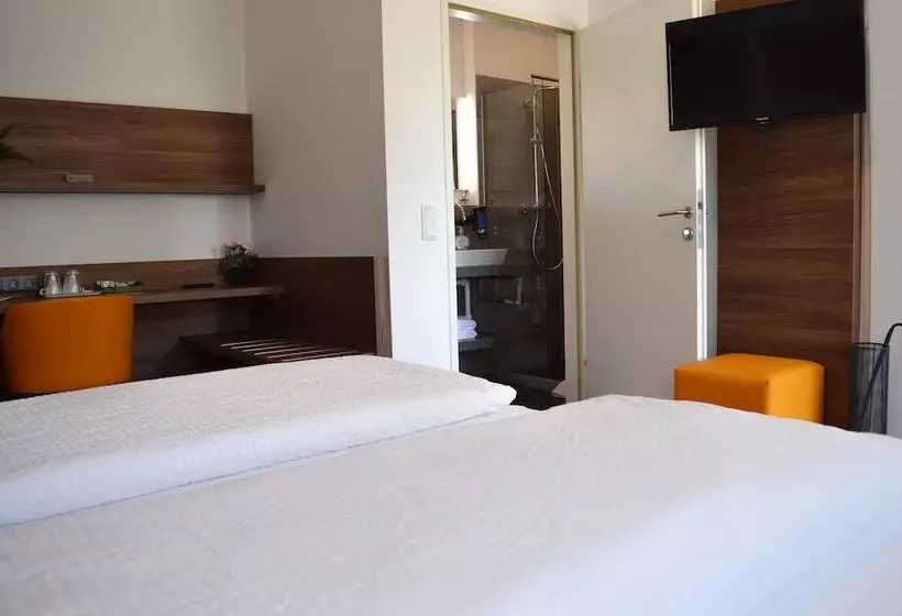 Hotelli Pension Elisabeth  Rooms & Apartments