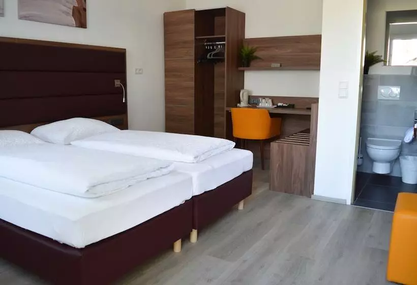 Hotelli Pension Elisabeth  Rooms & Apartments