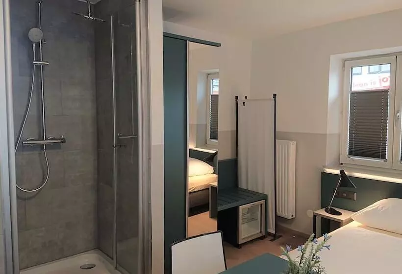 Hotelli Pension Elisabeth  Rooms & Apartments