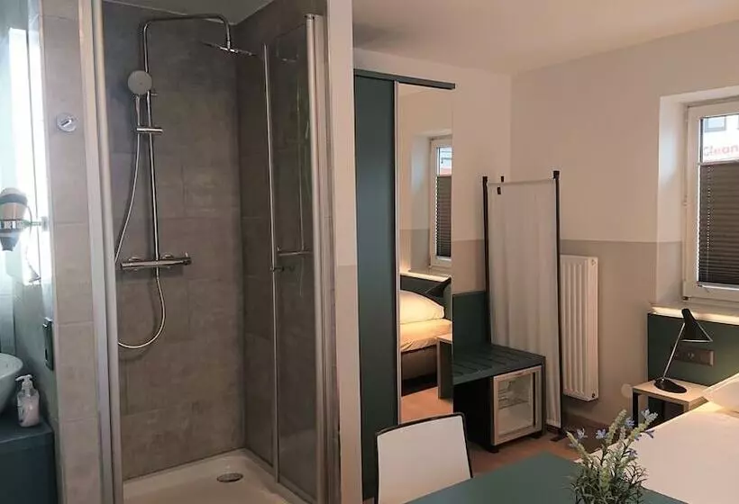 Hotelli Pension Elisabeth  Rooms & Apartments