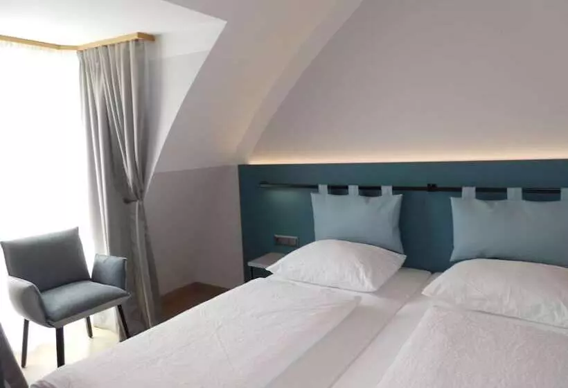 Hotelli Pension Elisabeth  Rooms & Apartments