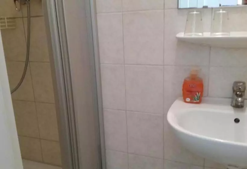 Hotelli Pension Kima