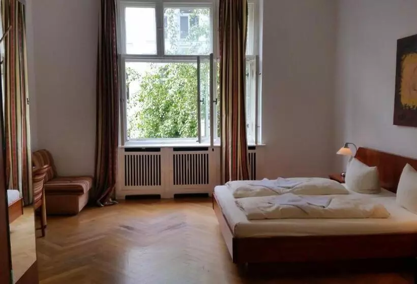 Hotelli Pension Kima