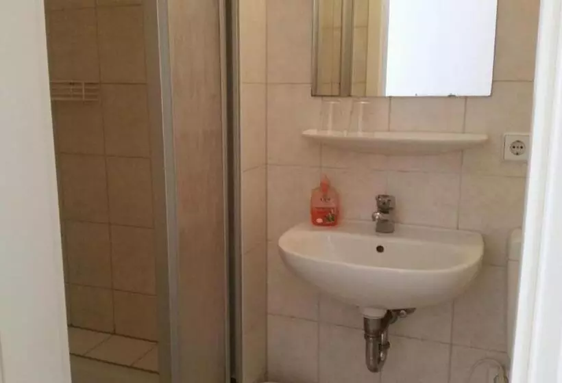 Hotelli Pension Kima