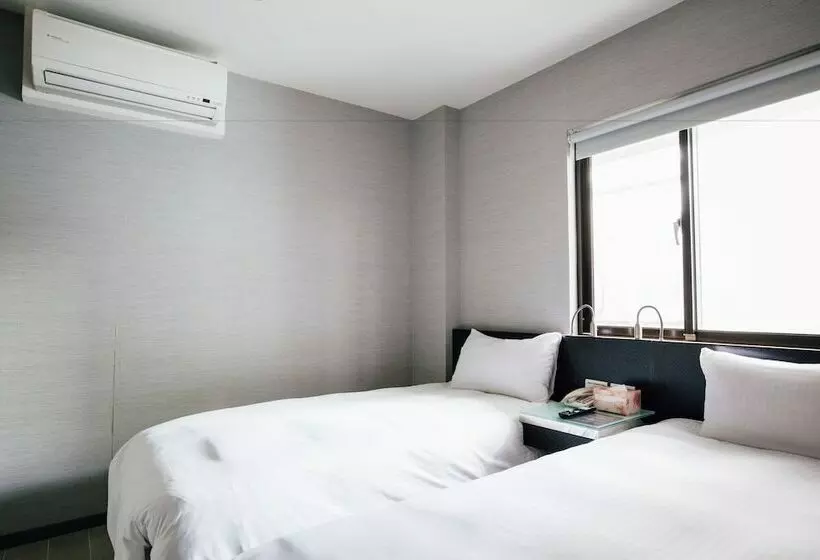 ホテル Chingjing Inn