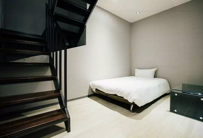 ホテル Chingjing Inn