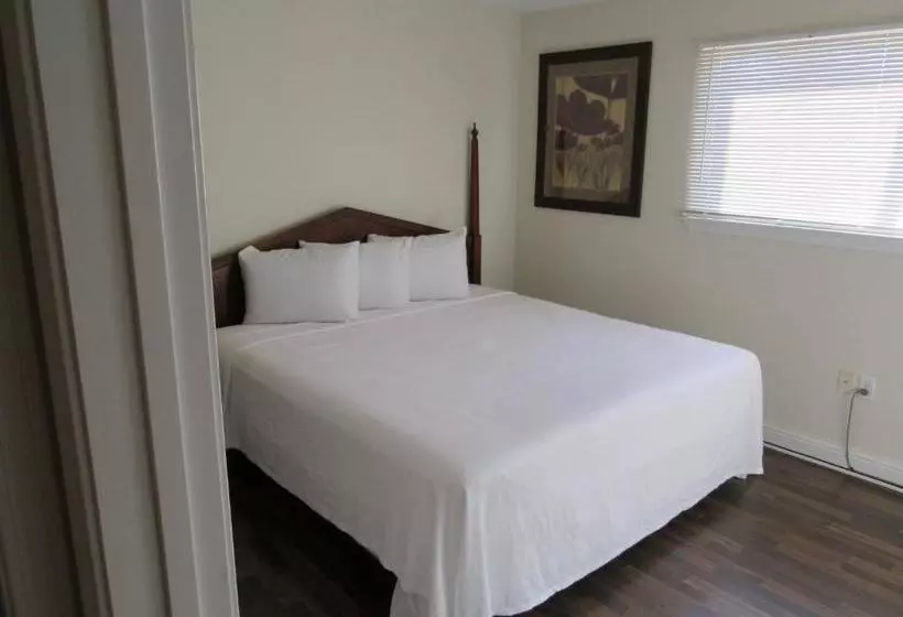 استراحتگاه Oak Shores