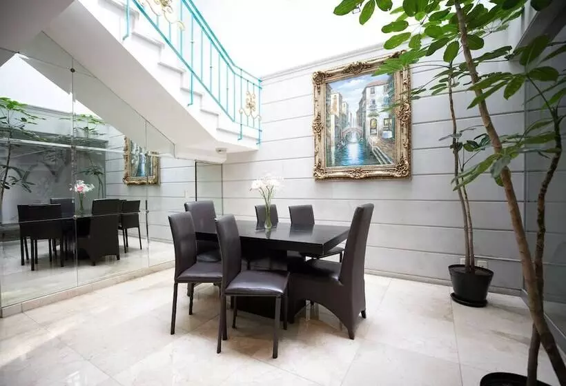 Residence L' Heritage Aristóteles 225 by Bluebay