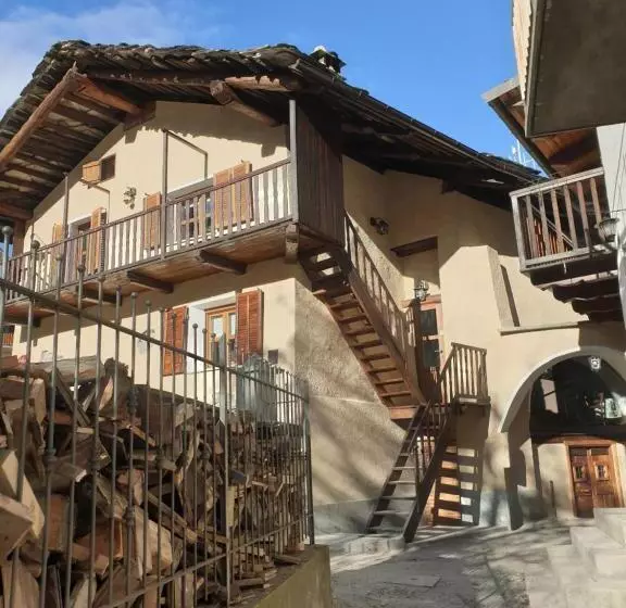 Aamiaismajoitus (B&B) Antica Casa Occitana