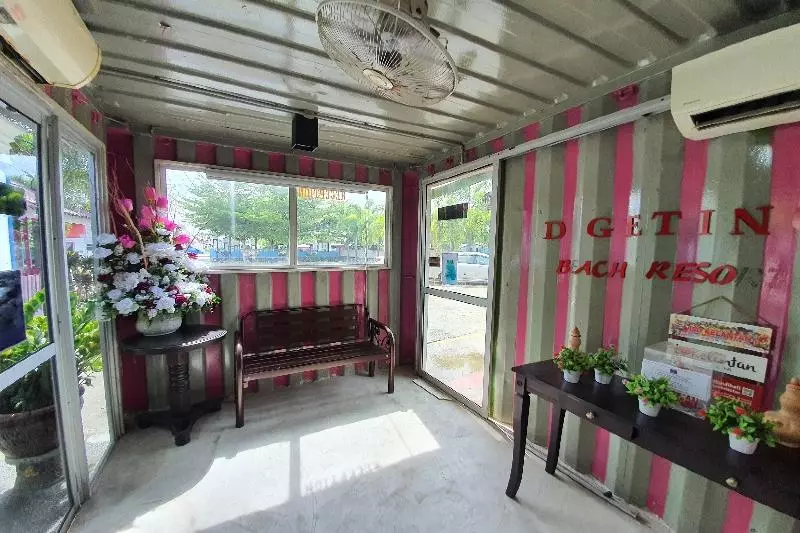 ホテル Oyo 90410 D Geting Beach Resort