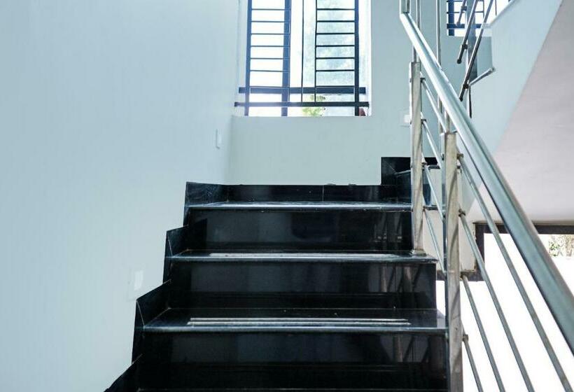 هتل Oyo Flagship 84023  Sky Inn Loadging