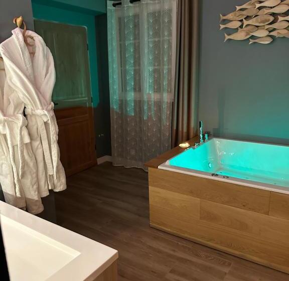 پانسیون Mas Hinaiti Suite Romantique Avec Spa Et écran Géant De Cinéma