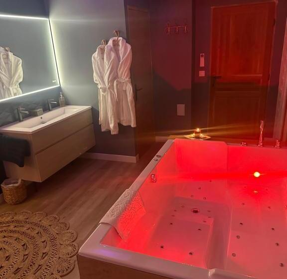 پانسیون Mas Hinaiti Suite Romantique Avec Spa Et écran Géant De Cinéma