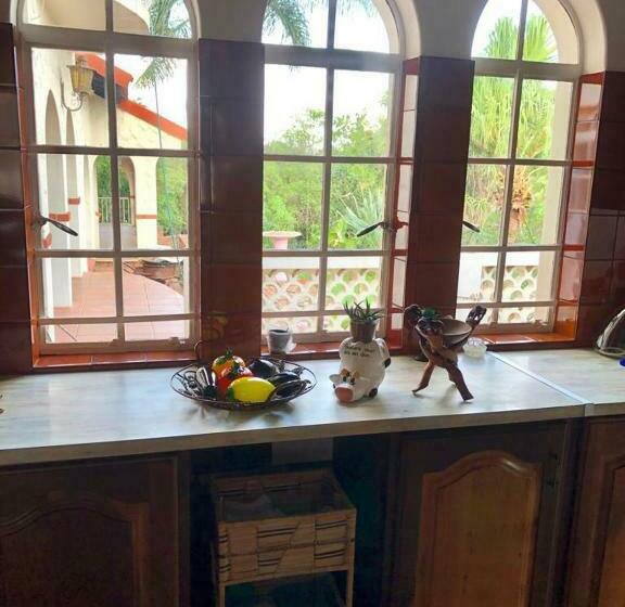 پانسیون Thee View