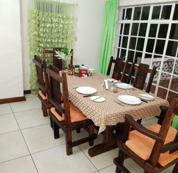 پانسیون Thee View