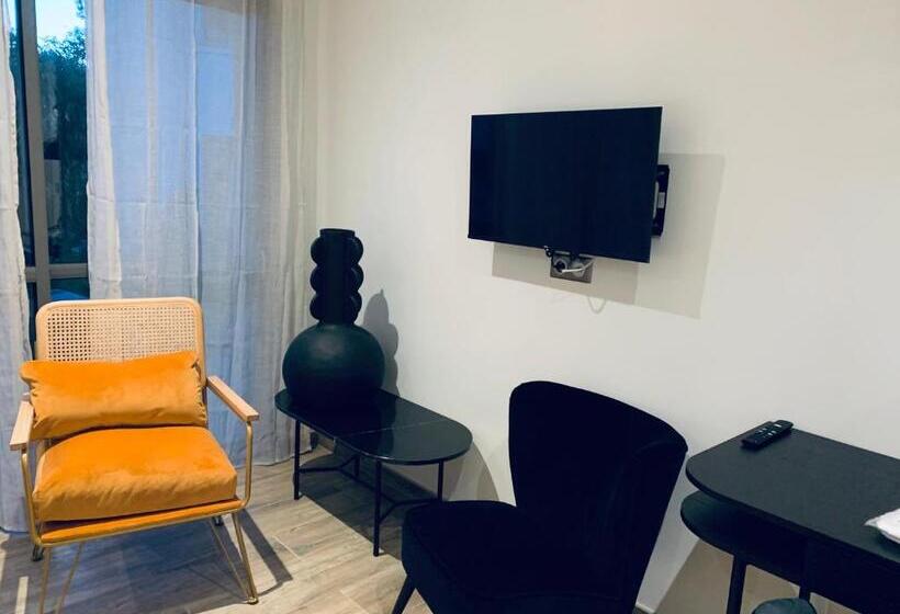 تختخواب و صبحانه Villa Mady Adultes Only