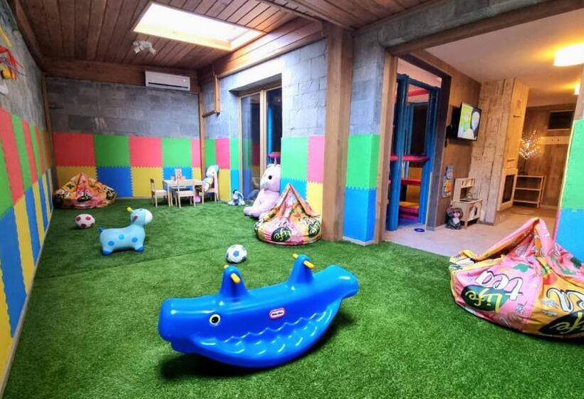 Boutique Hotel Entry E