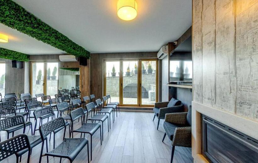 Boutique Hotel Entry E