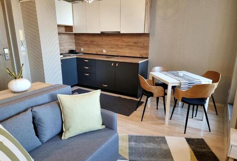 Boutique Hotel Entry E