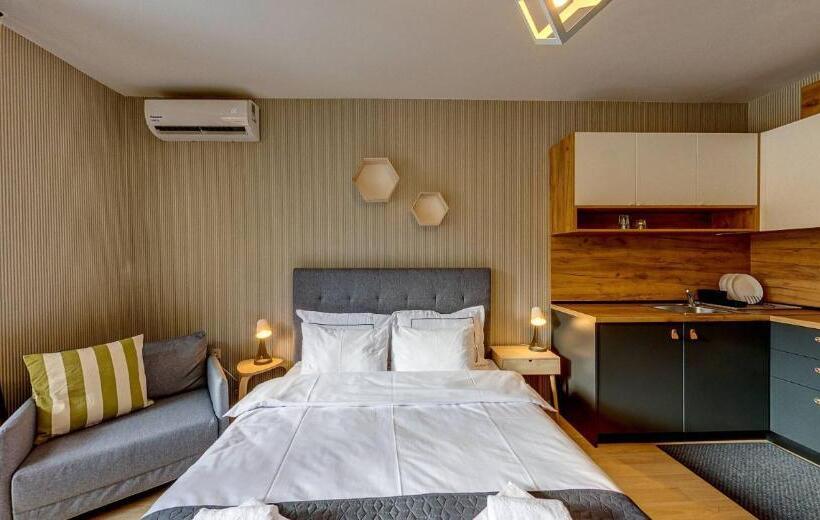 Boutique Hotel Entry E