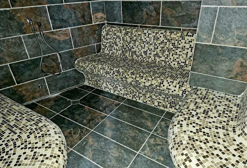 Boutique Hotel Entry E