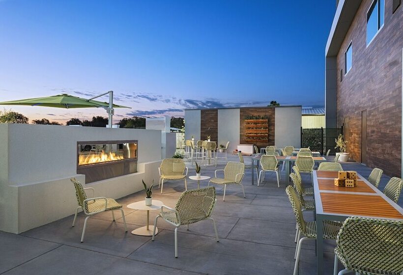 ホテル Element Waco