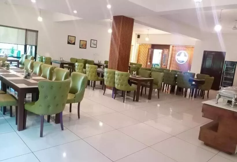 Pineland Resorts & Chalets Kasauli