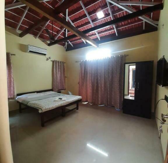 Triskelion Bed And Breakfast, Family Home Stay By Joshi Brothers