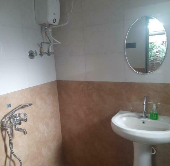 Triskelion Bed And Breakfast, Family Home Stay By Joshi Brothers