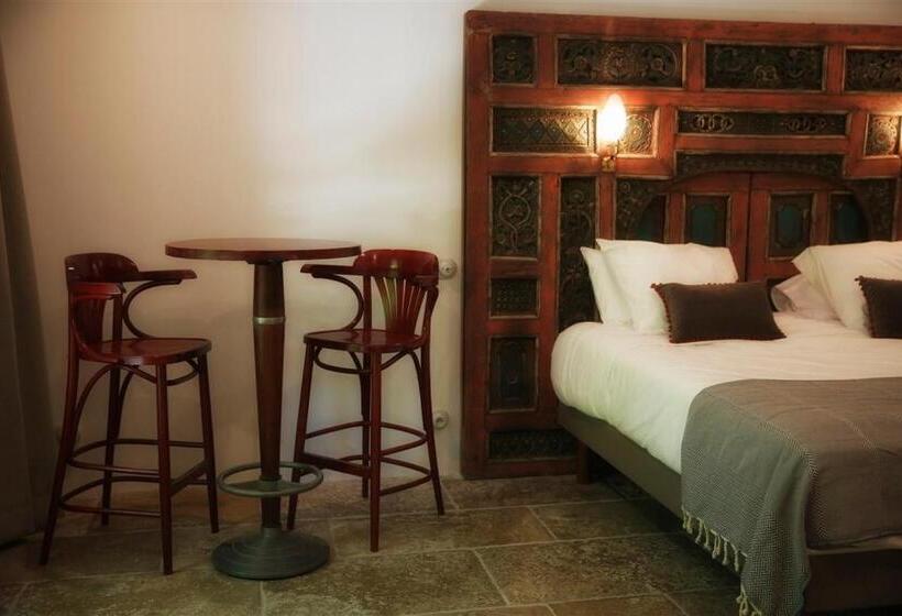 住宿加早餐 L Amourier Chambres D Hôtes Pour Amoureux Avec Jacuzzi Ou Baignoire Xxl