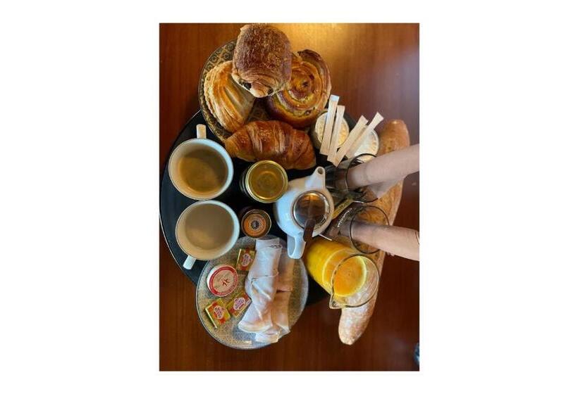 住宿加早餐 L Amourier Chambres D Hôtes Pour Amoureux Avec Jacuzzi Ou Baignoire Xxl