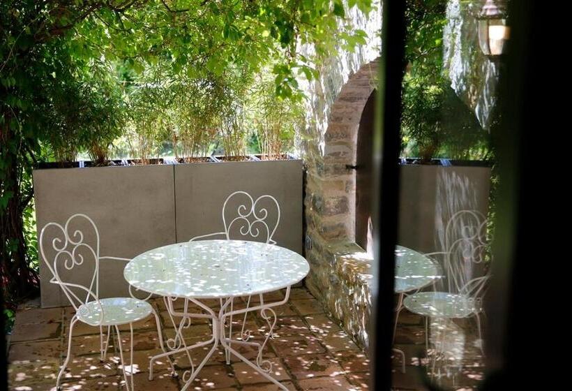 住宿加早餐 L Amourier Chambres D Hôtes Pour Amoureux Avec Jacuzzi Ou Baignoire Xxl