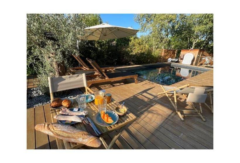 住宿加早餐 L Amourier Chambres D Hôtes Pour Amoureux Avec Jacuzzi Ou Baignoire Xxl