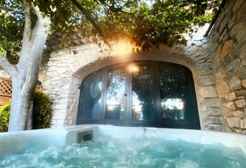 住宿加早餐 L Amourier Chambres D Hôtes Pour Amoureux Avec Jacuzzi Ou Baignoire Xxl