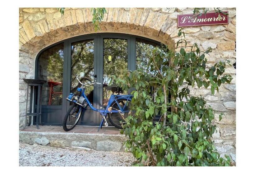 住宿加早餐 L Amourier Chambres D Hôtes Pour Amoureux Avec Jacuzzi Ou Baignoire Xxl