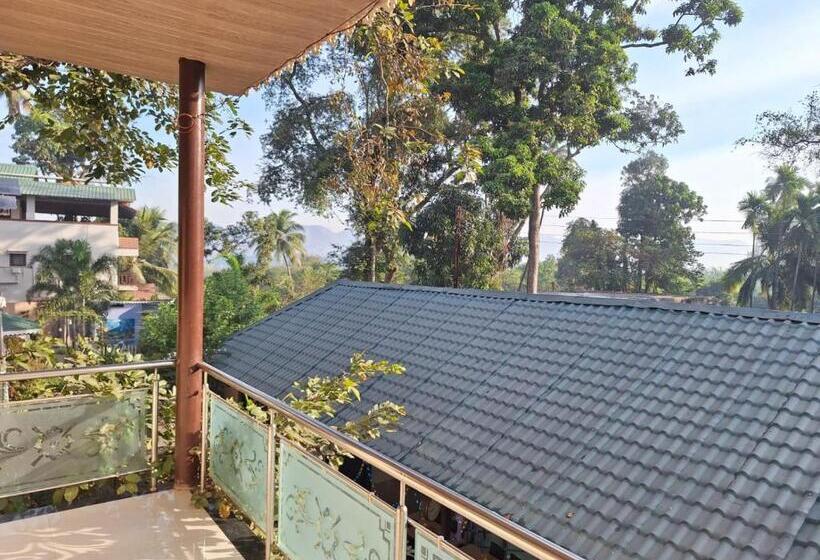 Hotelli Coastal Bay Inn By Gemstone Hospitality