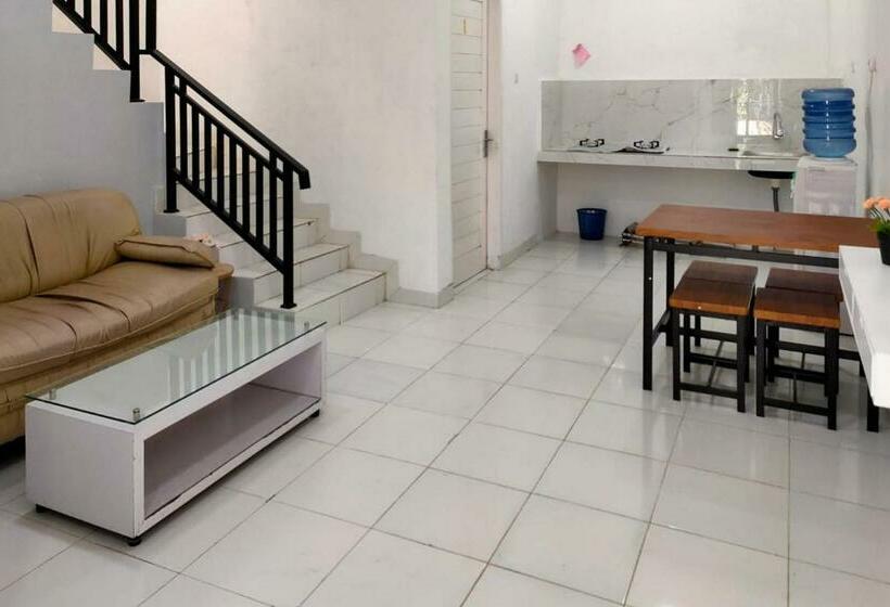 ホテル Koolkost Near Millennium Ict Center Medan