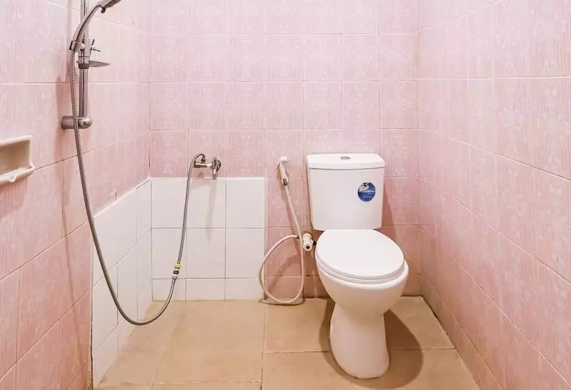 Hotelli Losmen Yosi Carita