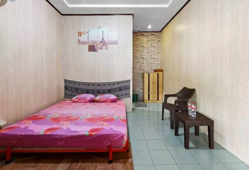 Hotelli Losmen Yosi Carita