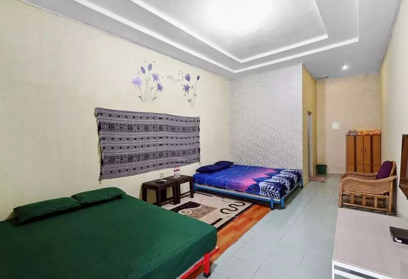 Hotelli Losmen Yosi Carita