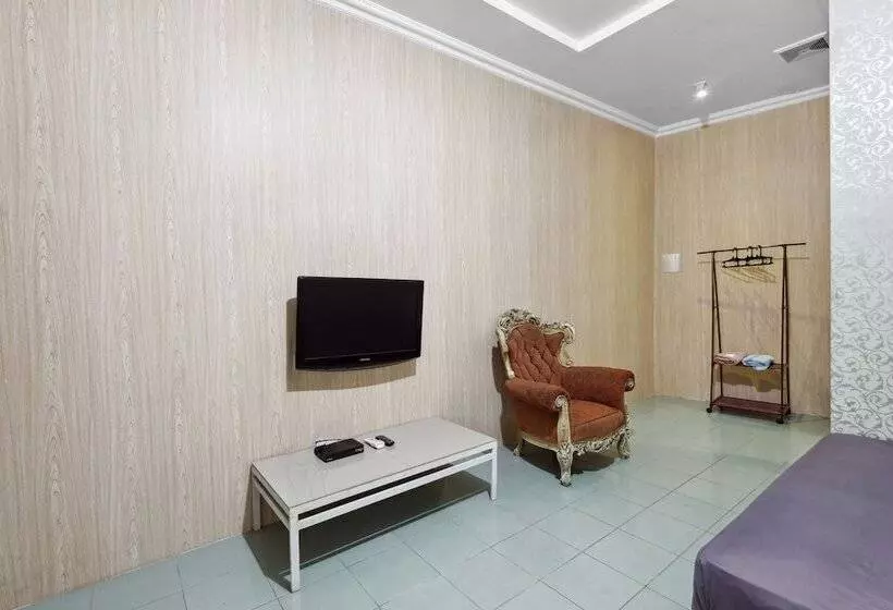 Hotelli Losmen Yosi Carita