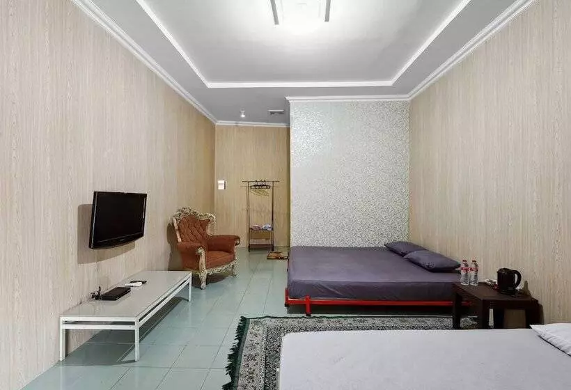 Hotelli Losmen Yosi Carita