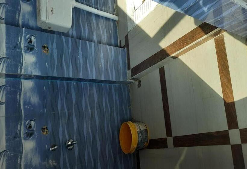 Hotel Spot On 83905 Goodluck Restaurant