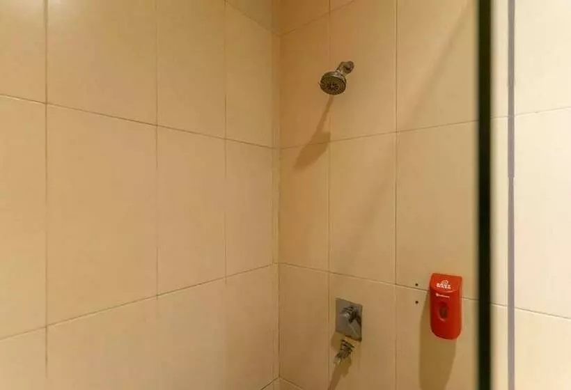 Hotelli Urbanview  Raja Jambi