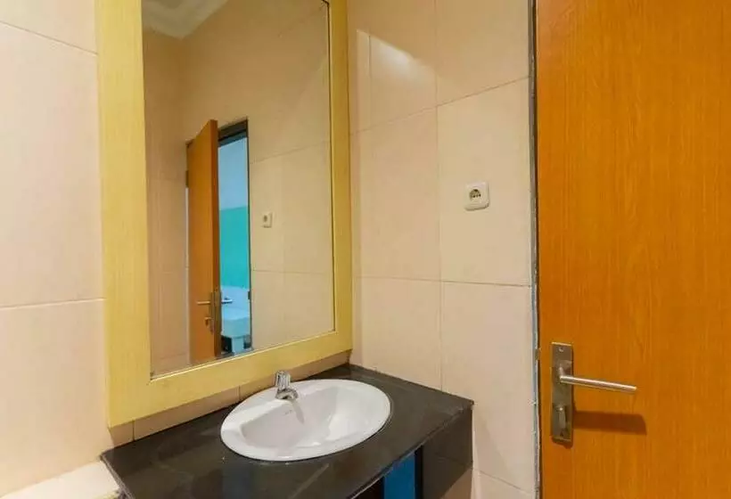 Hotelli Urbanview  Raja Jambi