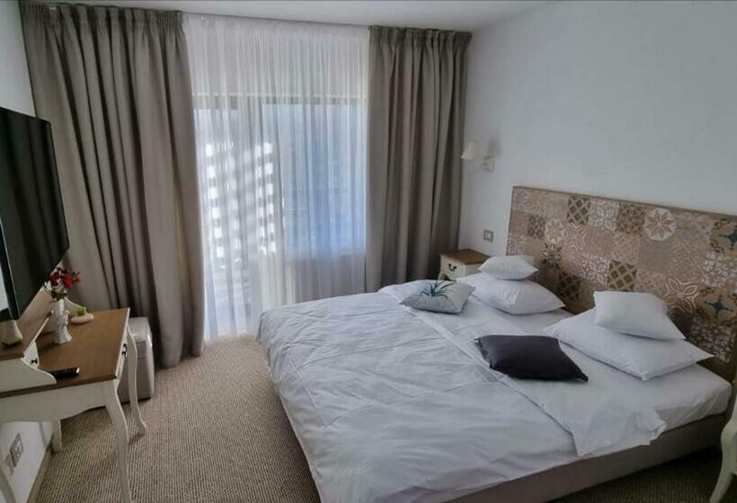 Hotel Vale Humor Residence