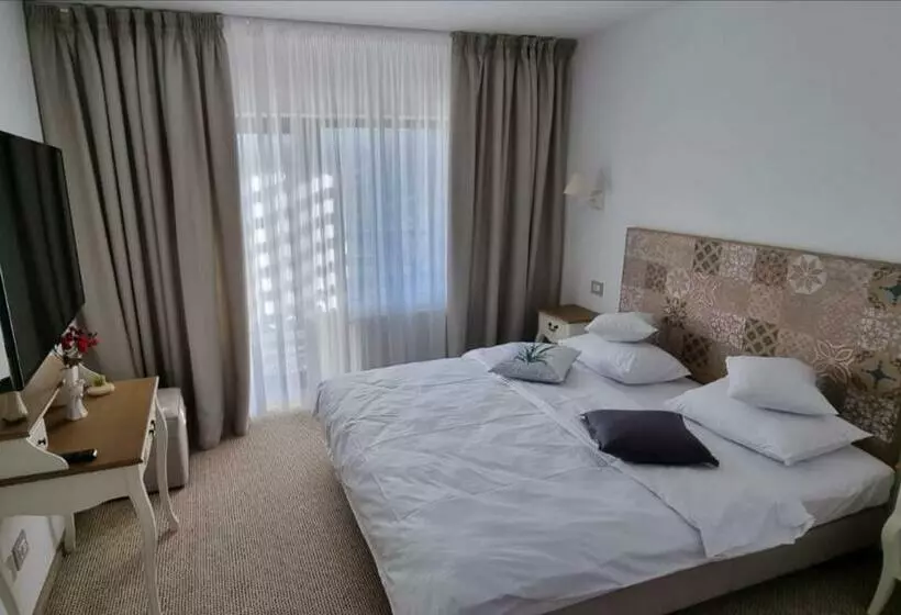 هتل Vale Humor Residence