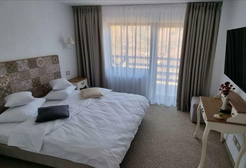 Hotel Vale Humor Residence