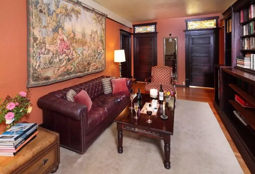 Aamiaismajoitus (B&B) Pinschower Inn