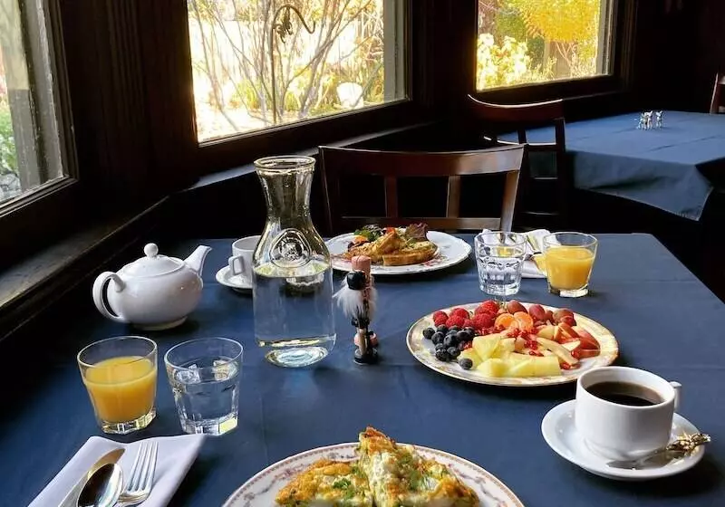 Aamiaismajoitus (B&B) Pinschower Inn